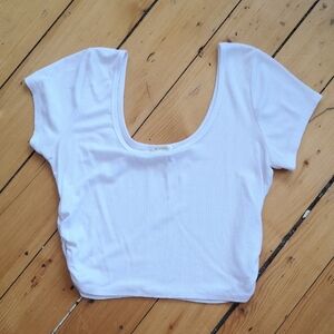 White Scoop Neck Ribbed Crop Top, L